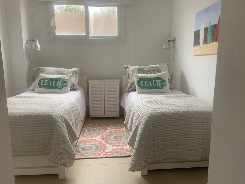 Departamento en alquiler en Manantiales a pasitos del agua y del centro.